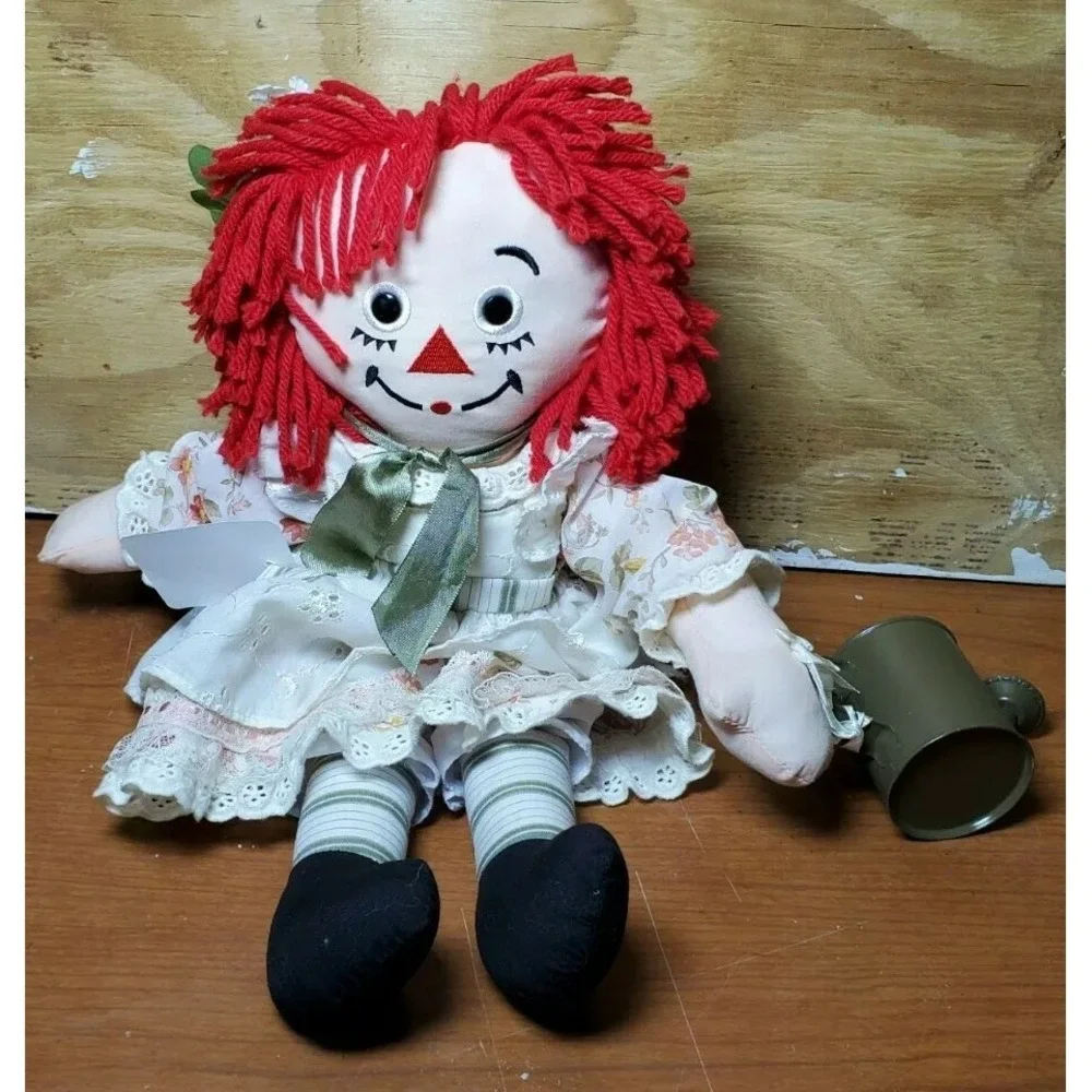 Raggedy Ann Seeds Hasbro Gardener ‎ Doll Tags still on it  Watering can sun hat